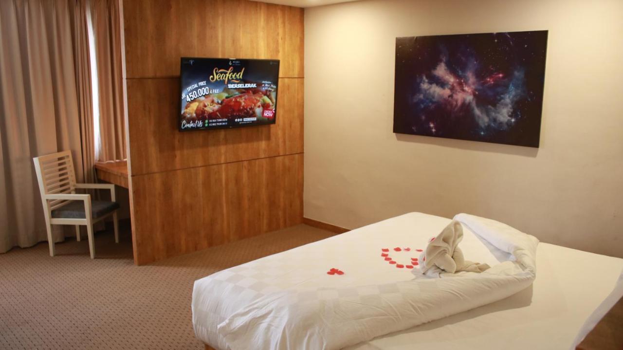 Beverly Hotel Batam Nagoya Eksteriør billede