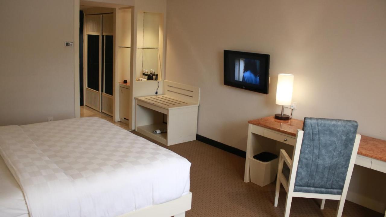 Beverly Hotel Batam Nagoya Eksteriør billede