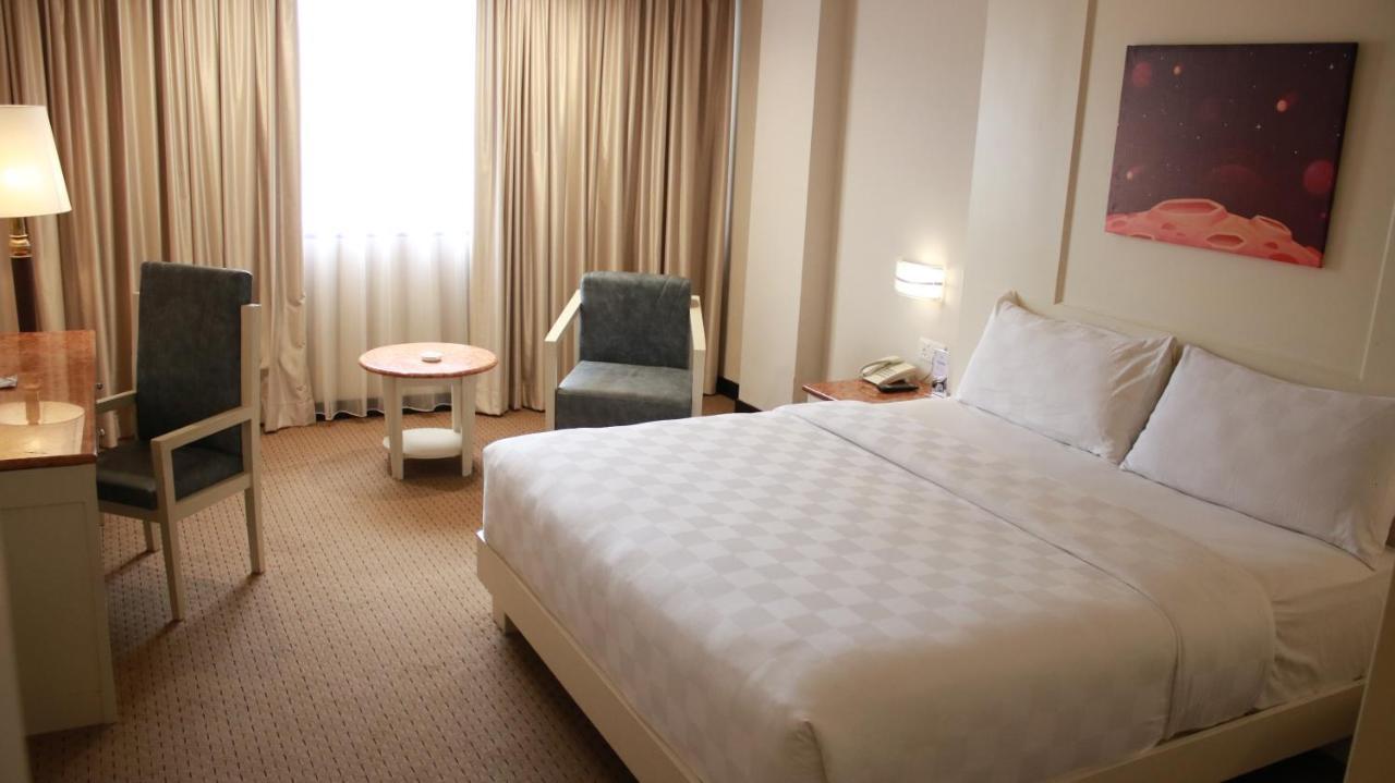 Beverly Hotel Batam Nagoya Eksteriør billede