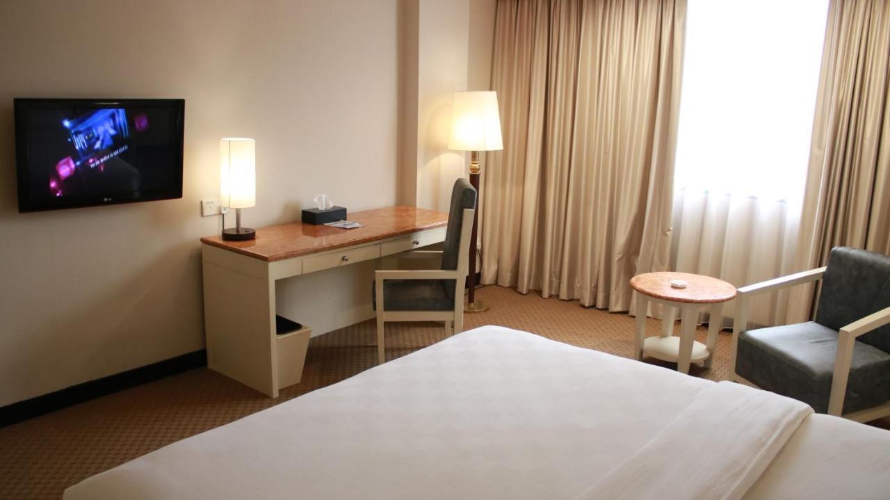 Beverly Hotel Batam Nagoya Eksteriør billede