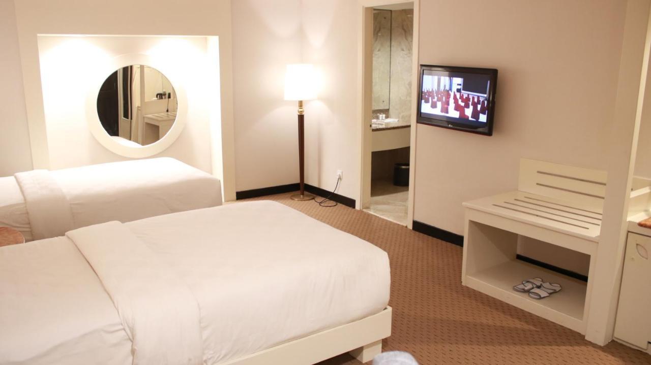 Beverly Hotel Batam Nagoya Eksteriør billede