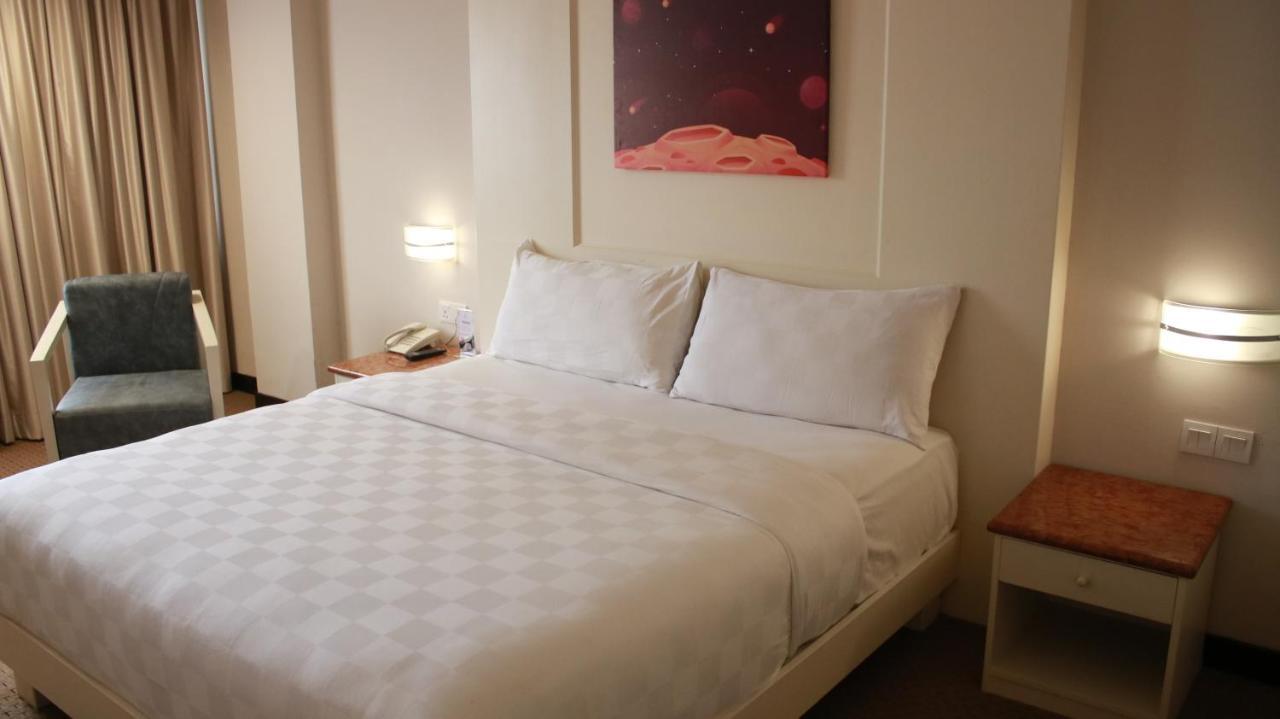 Beverly Hotel Batam Nagoya Eksteriør billede