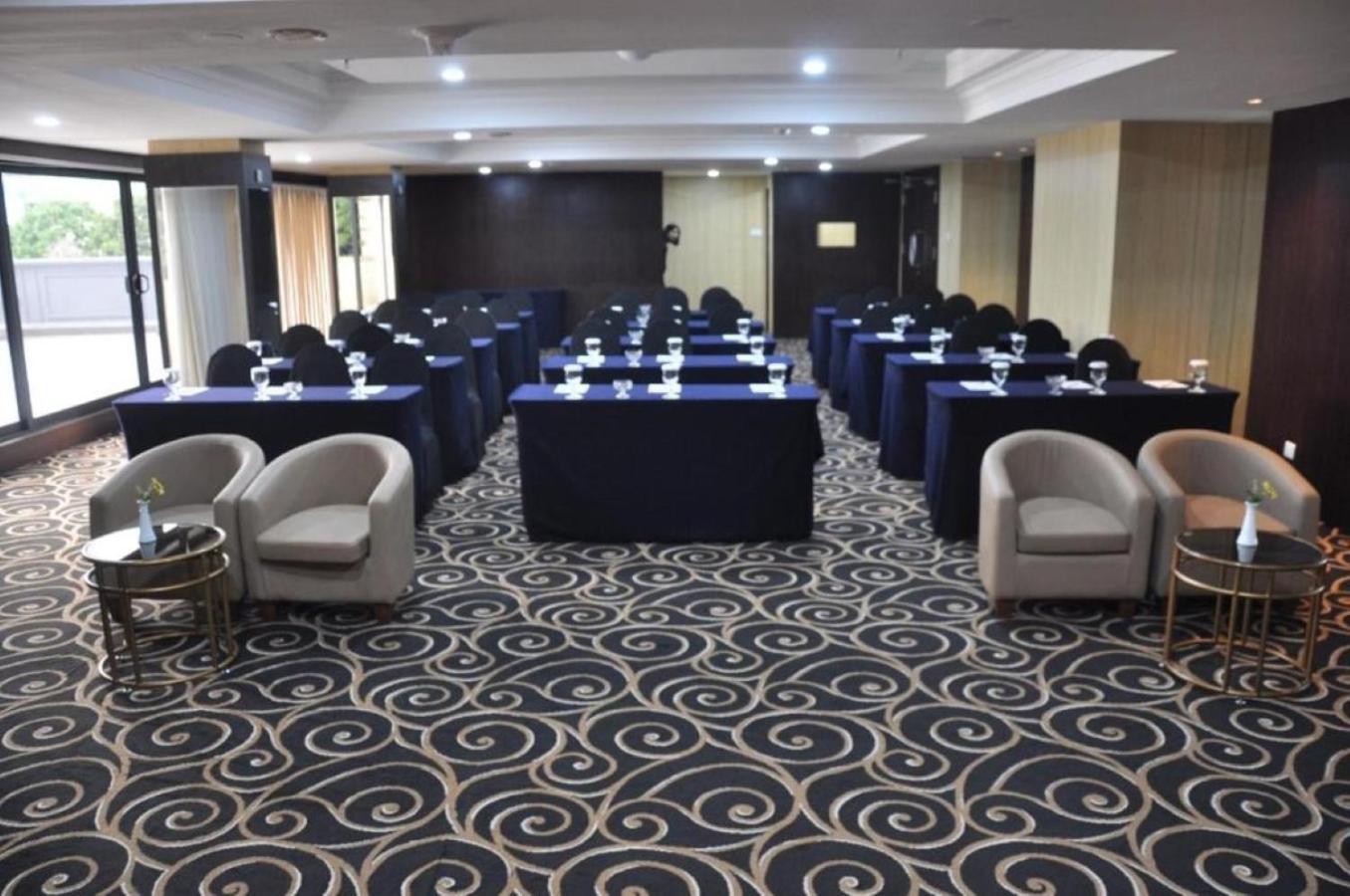 Beverly Hotel Batam Nagoya Eksteriør billede