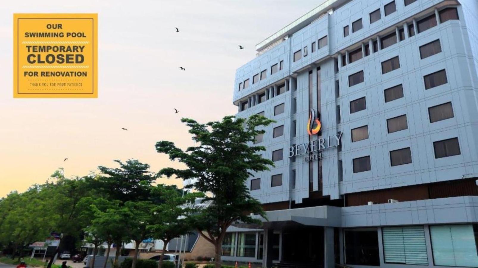 Beverly Hotel Batam Nagoya Eksteriør billede