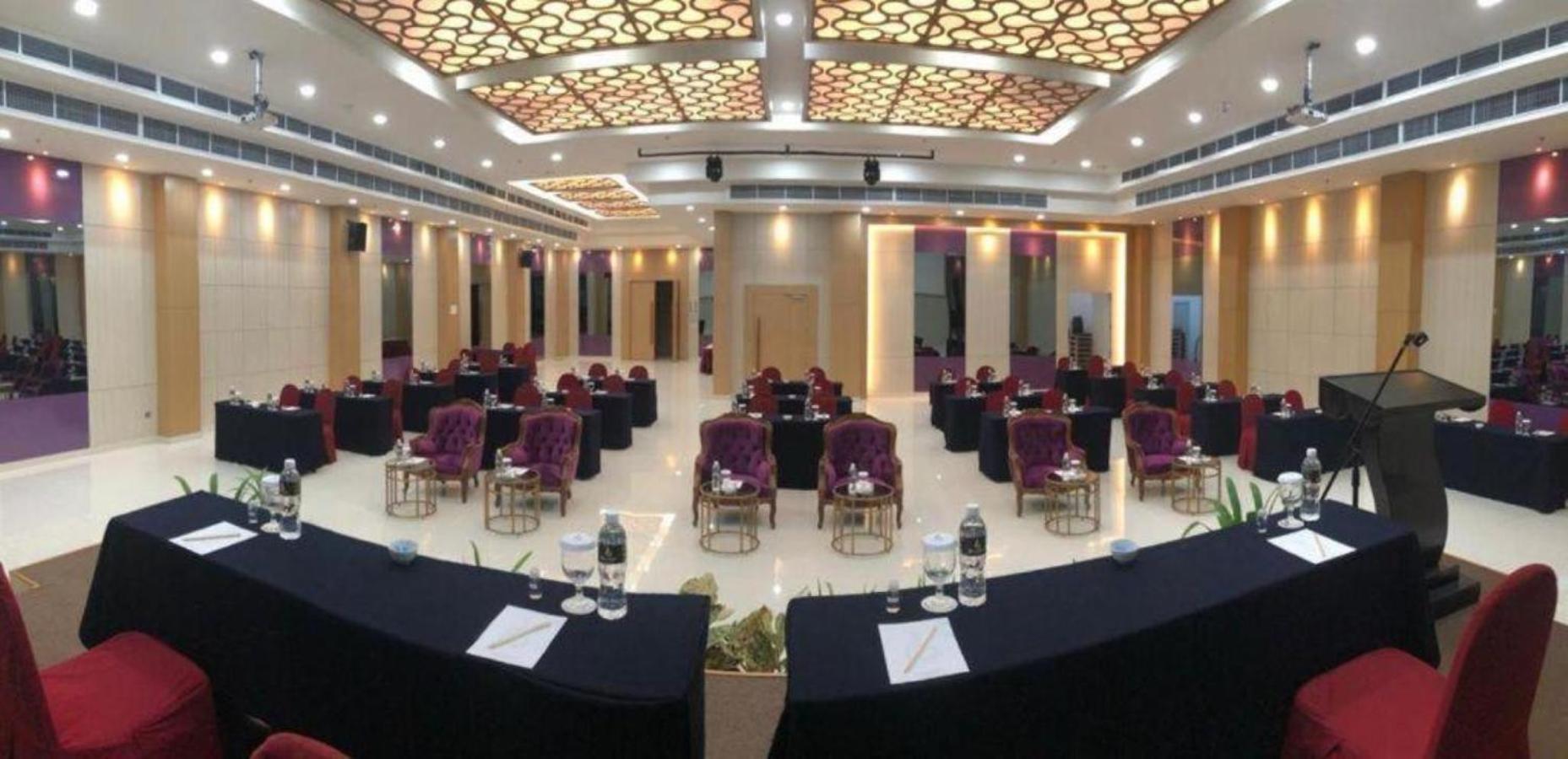 Beverly Hotel Batam Nagoya Eksteriør billede