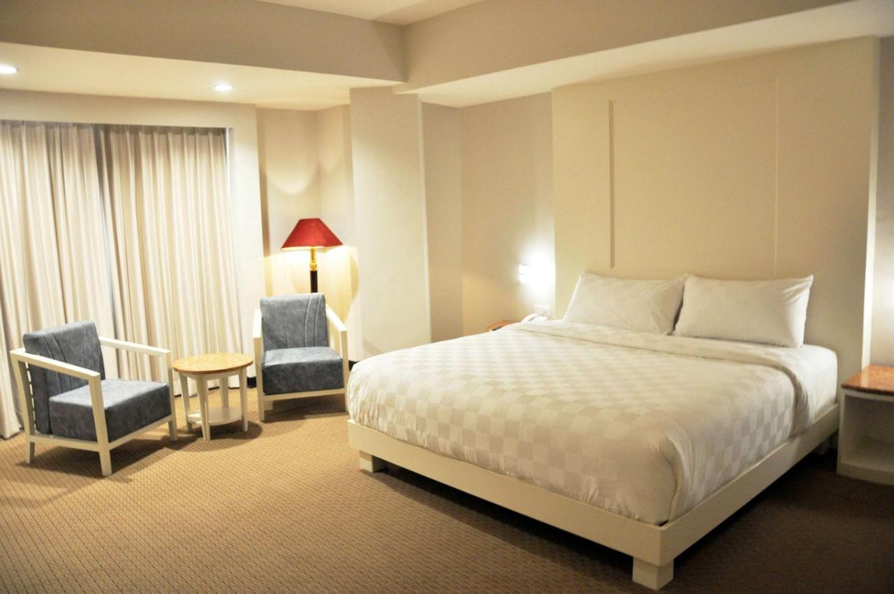 Beverly Hotel Batam Nagoya Eksteriør billede