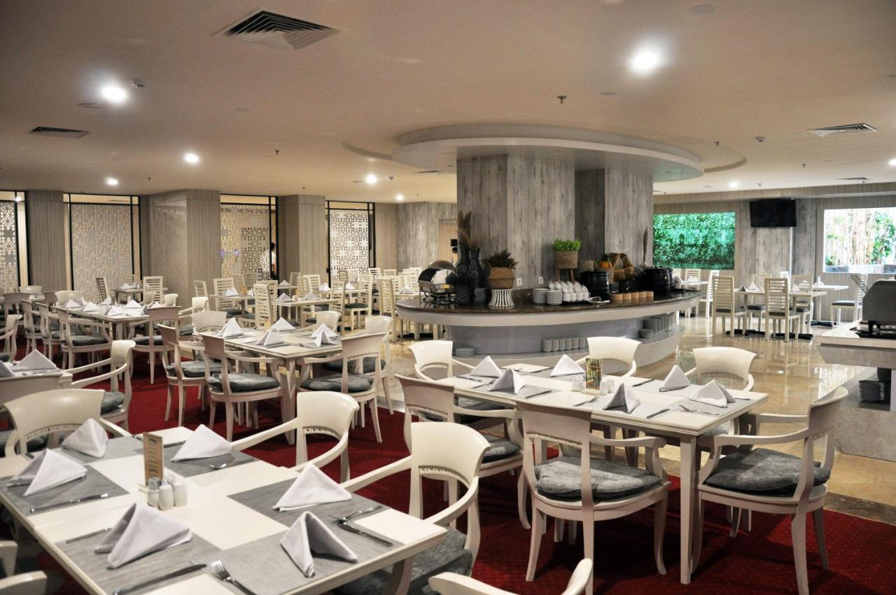 Beverly Hotel Batam Nagoya Eksteriør billede