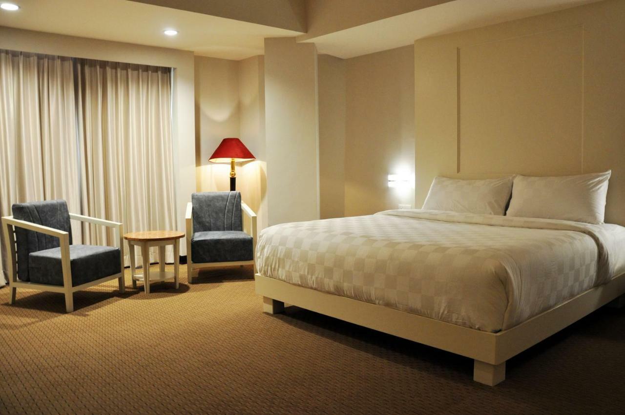 Beverly Hotel Batam Nagoya Eksteriør billede