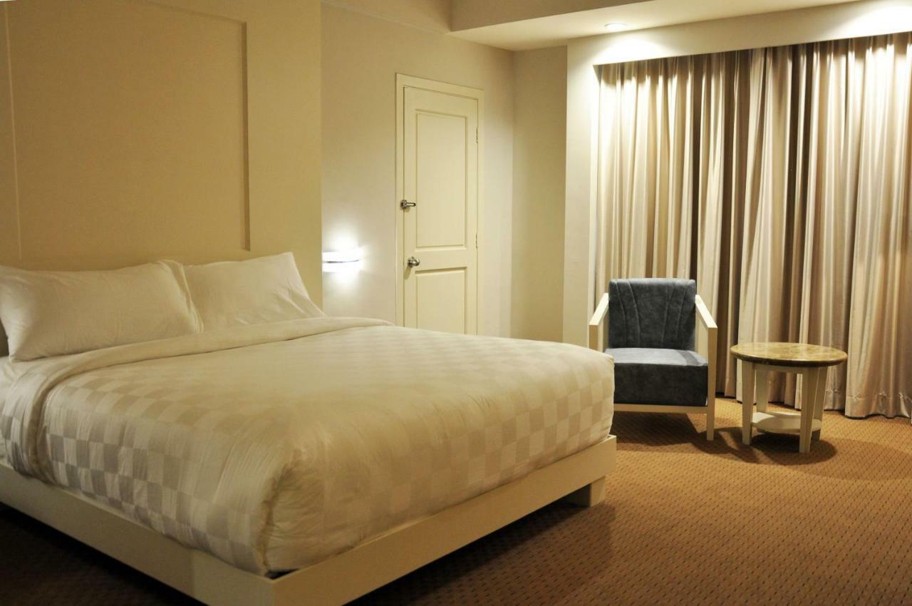 Beverly Hotel Batam Nagoya Eksteriør billede